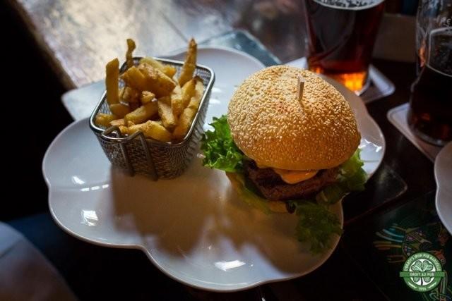 Best Sports Bars in Marseille - O'Brady's Irish Pub