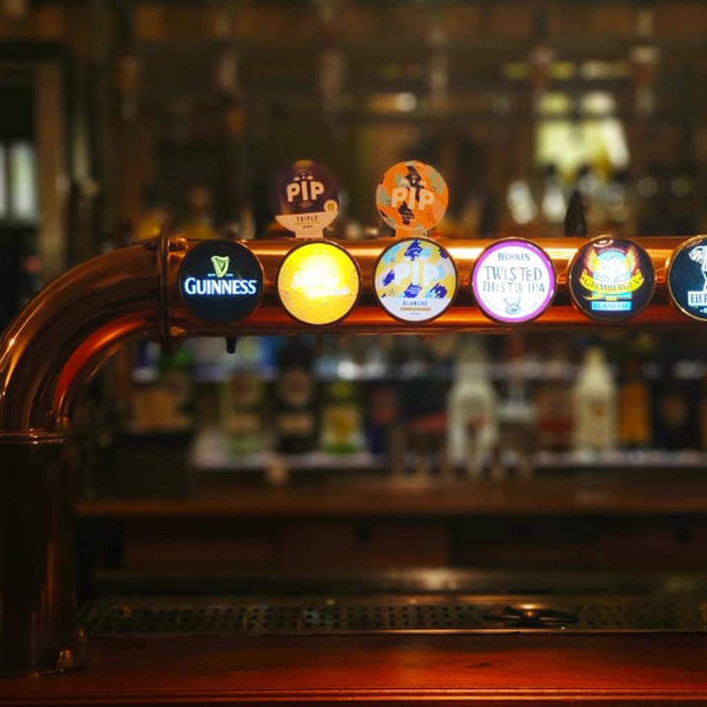 Best Sports Bars in Bordeaux - The Houses of Parliament