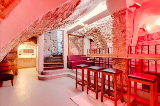 Best Sports Bars in Paris - L'Antidote