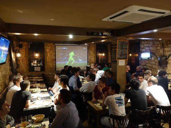 Best Sports Bars in Paris - Hall's Beer Tavern