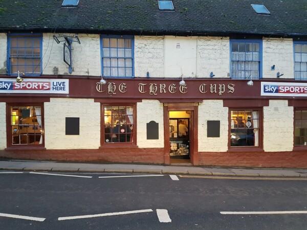 Best Sports Bars in Buckingham - Three Cups
