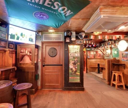 Best Sports Bars in La Rochelle - The General Humbert's - Sports Bar