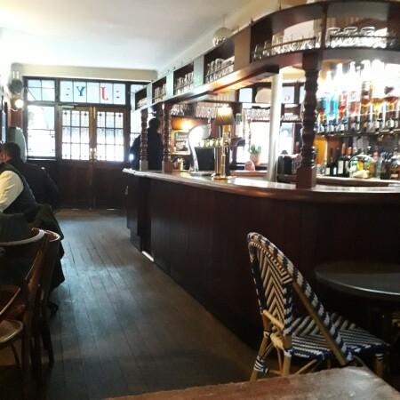 Best Sports Bars in London - Golden Heart