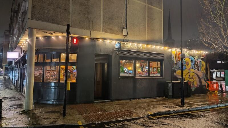 Best Sports Bars in London - Corner Bar