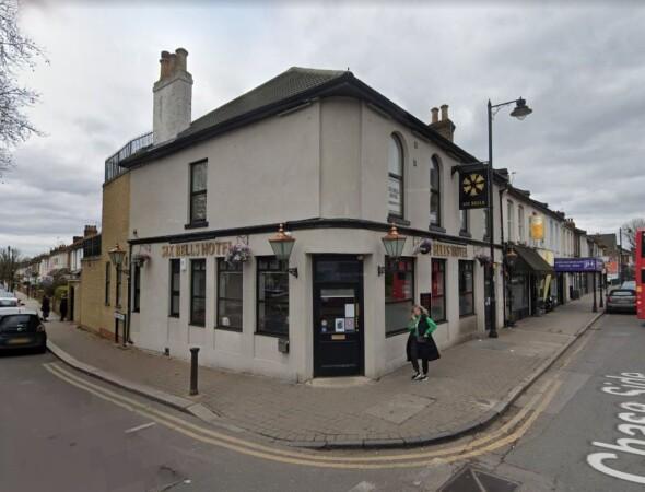 Best Sports Bars in Enfield - Six Bells
