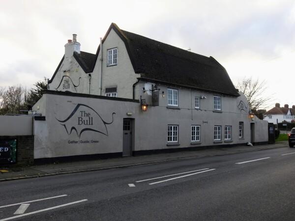 Best Sports Bars in Grays - Bull