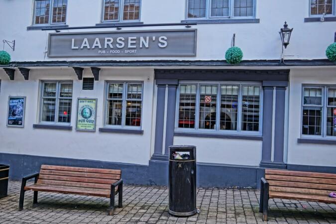 Best Sports Bars in Basingstoke - Laarsens