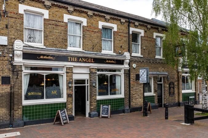 Best Sports Bars in Waltham Abbey - Angel