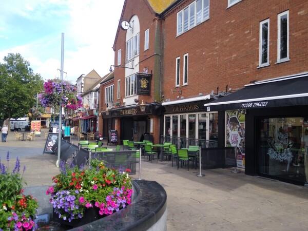 Best Sports Bars in Aylesbury - The Feathers Aylesbury