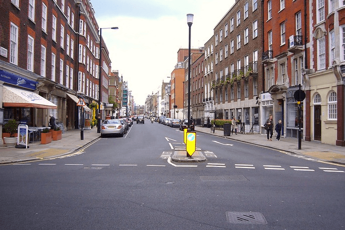 Marylebone’s stylish bars and traditional pubs offer a refined yet welcoming setting to enjoy live sport, craft beers, and a premium matchday experience.