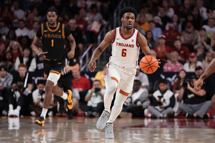 Looking for the ultimate rivalry? Catch NCAA basketball games in a sports bar near you.