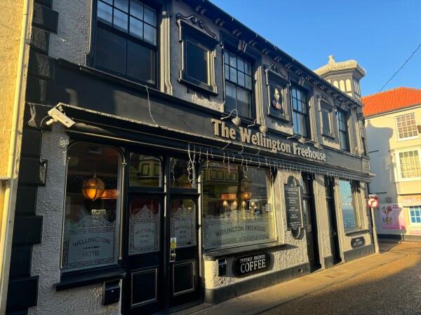 Best Sports Bars in Cromer - Wellington