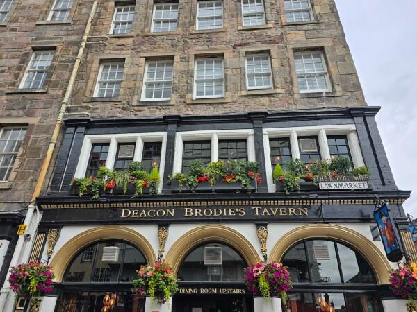 Best Sports Bars in Edinburgh - Deacon Brodies Tavern