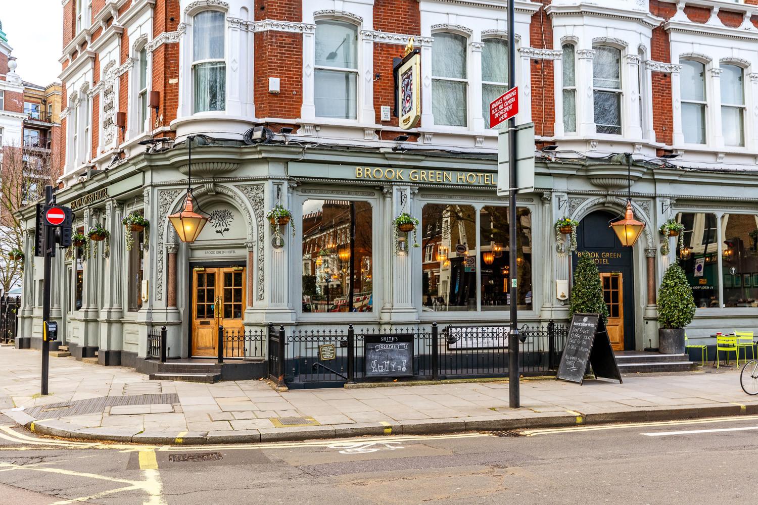 Best Sports Bars in London - Brook Green Hotel