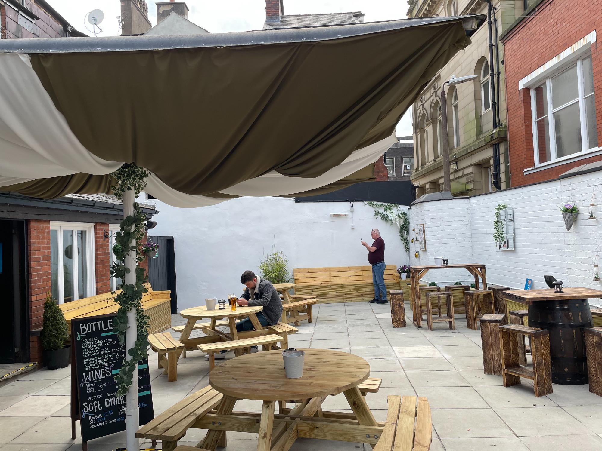 Best Sports Bars in Bolton - Old Three Crowns Bolton