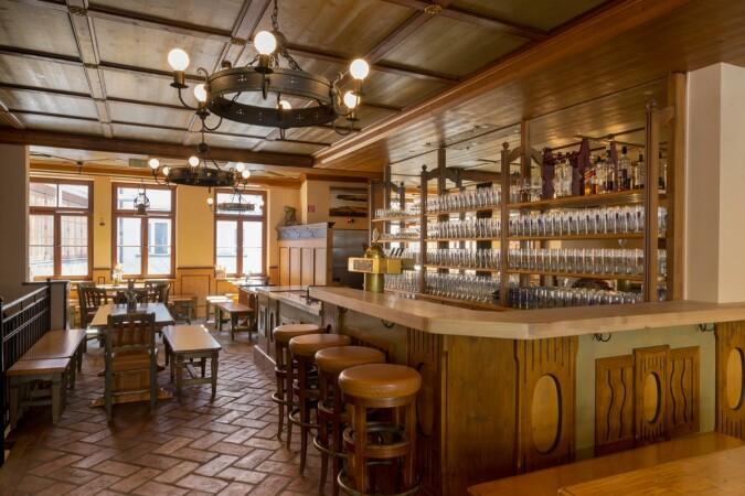 Best Sports Bars in München - Augustiner am Dom