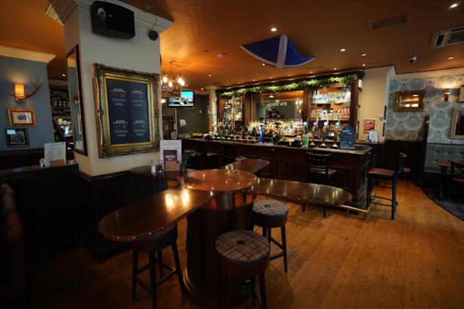 Best Sports Bars in Edinburgh - Advocate (Edinburgh)