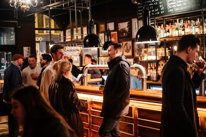 Best Sports Bars in London - Queens Head Shoreditch