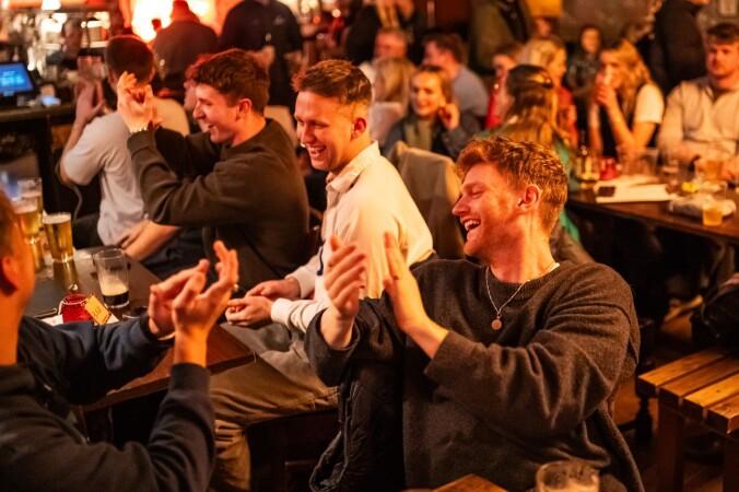 Best Sports Bars in London - Queens Head Shoreditch