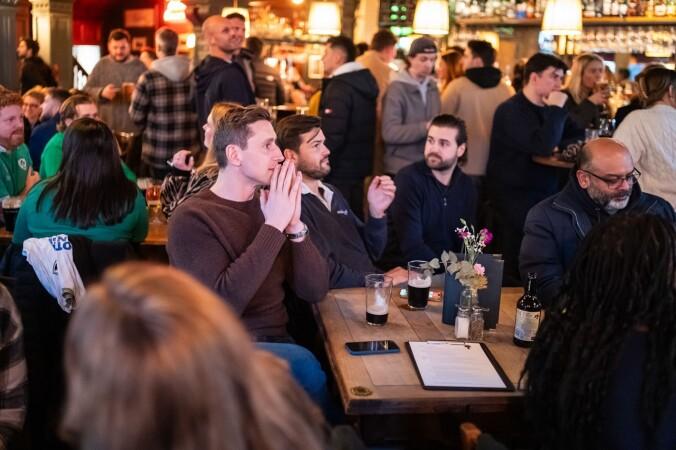 Best Sports Bars in London - Queens Head Shoreditch
