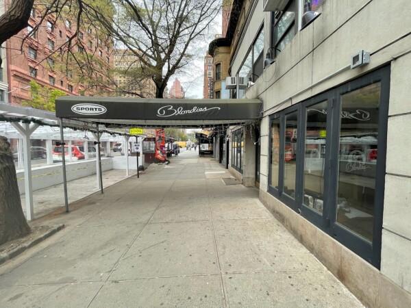 Best Sports Bars in New York - Blondies