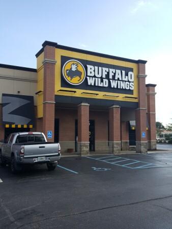 Best Sports Bars in Fort Wayne - Buffalo Wild Wings @ Ft. Wayne, In - W Dupont Rd.
