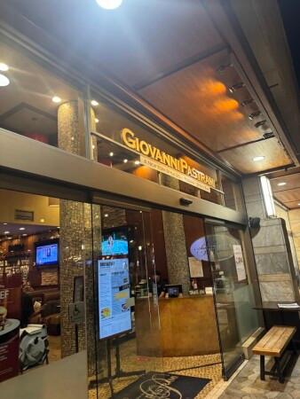 Best Sports Bars in Honolulu - Gp Lewers (Giovanni Pastrami)