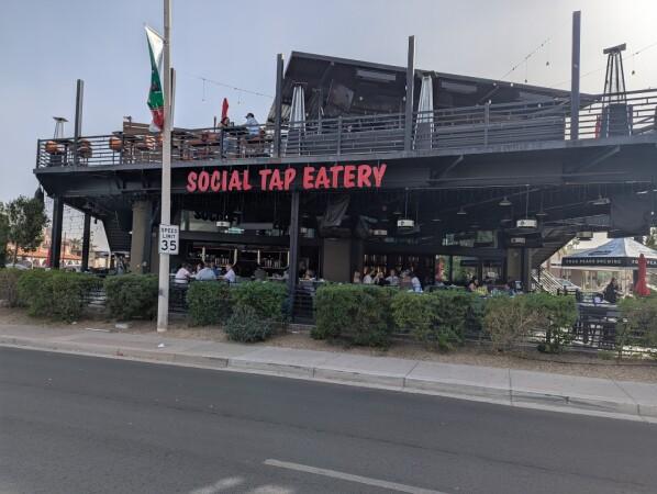 Best Sports Bars in Scottsdale - Social Tap @ Scottsdale