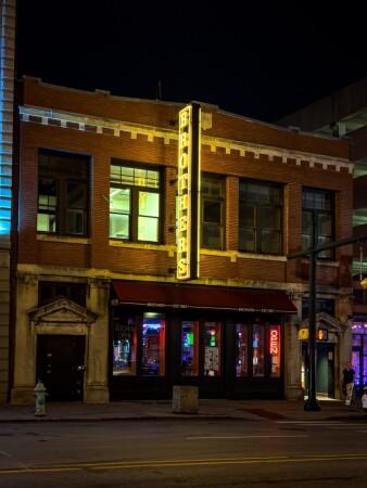 Best Sports Bars in Indianapolis - Brothers Bar & Grill @ Downtown Indy