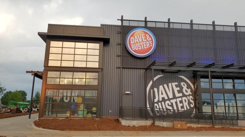 Best Sports Bars in Huntsville - Dave & Busters @ Huntsville