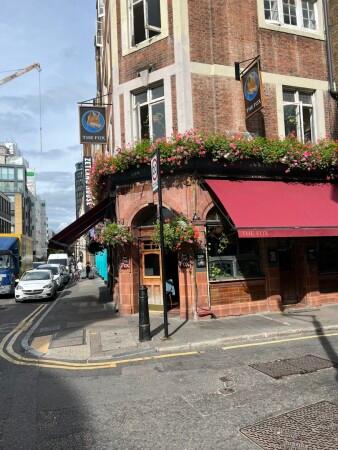 Best Sports Bars in London - The Fox