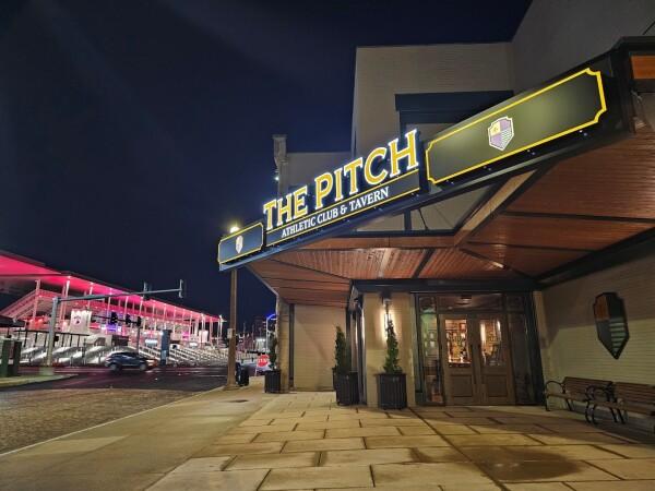 Best Sports Bars in Saint Louis - The Pitch