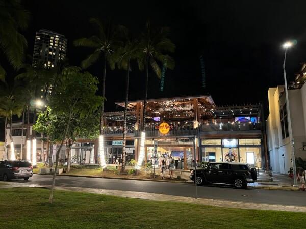Best Sports Bars in Honolulu - Hard Rock Cafe @ Honolulu