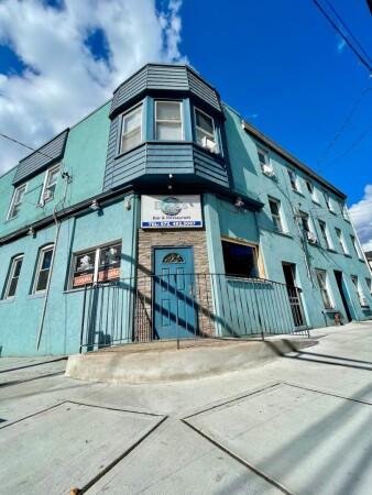 Best Sports Bars in Harrison - B52 Bar & Grill