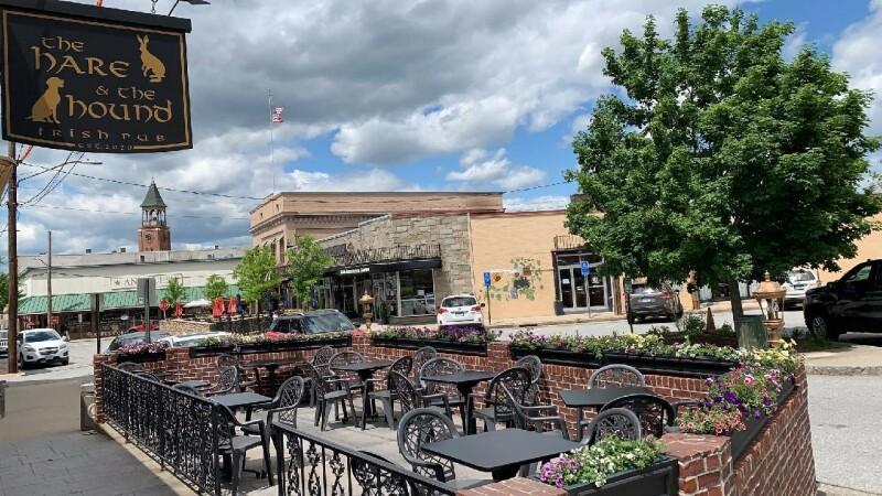 Best Sports Bars in Putnam - The Hare And The Hound