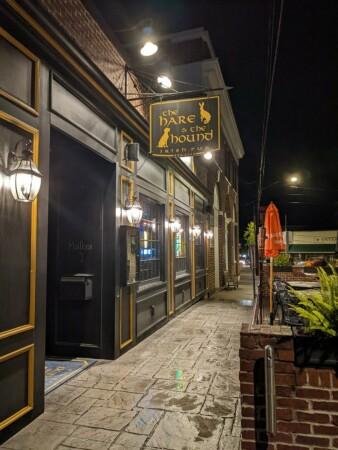 Best Sports Bars in Putnam - The Hare And The Hound