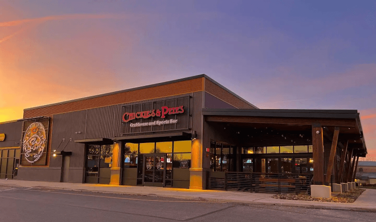 Best Sports Bars in Kansas City - Chickies & Petes @ Kansas City