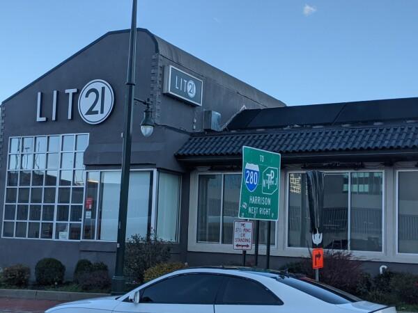 Best Sports Bars in Newark - Lit 21