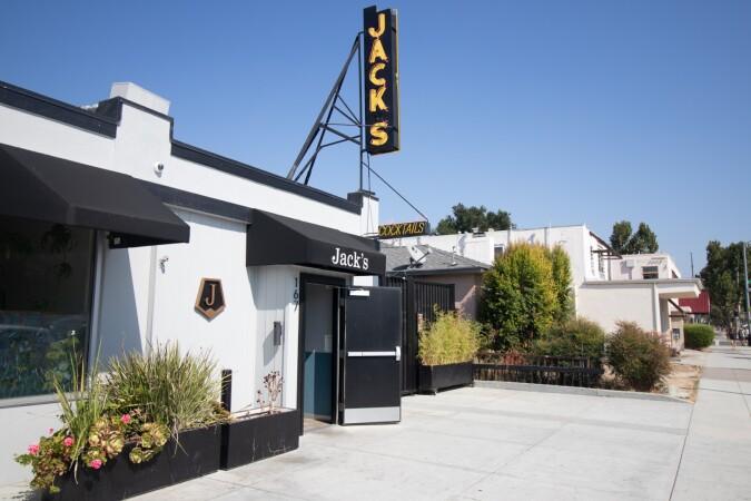 Best Sports Bars in San Jose - Jacks Bar & Lounge