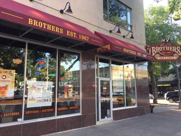 Best Sports Bars in Lincoln - Brothers Bar & Grill @ Lincoln