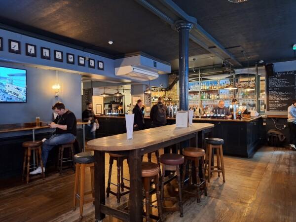 Best Sports Bars in London - King's Stores