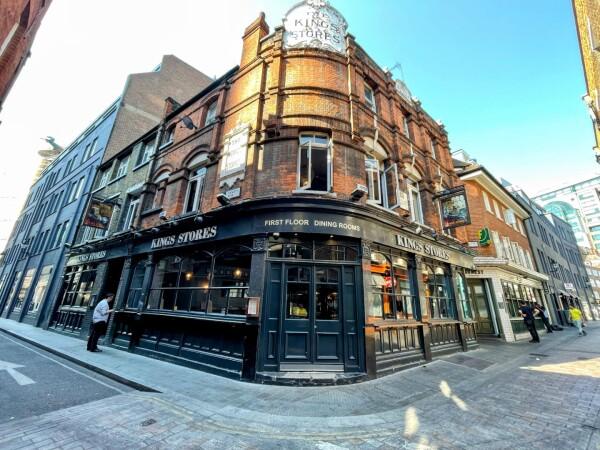 Best Sports Bars in London - King's Stores