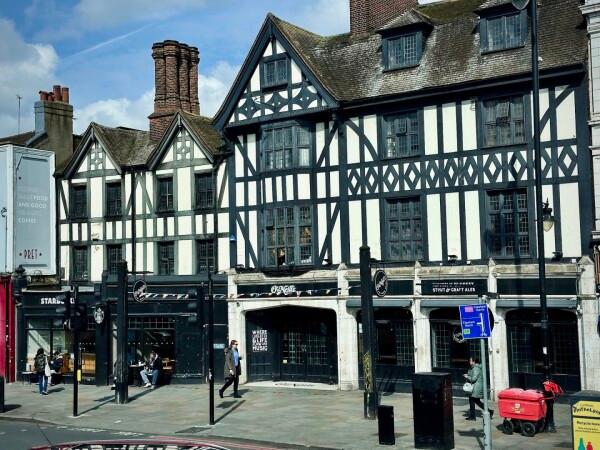 Best Sports Bars in CLAPHAM - O'Neills Clapham