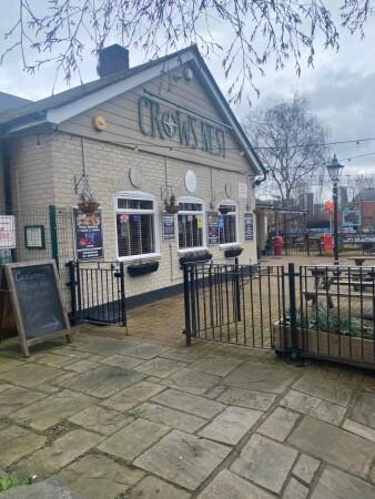 Best Sports Bars in Leicester - The Crows Nest