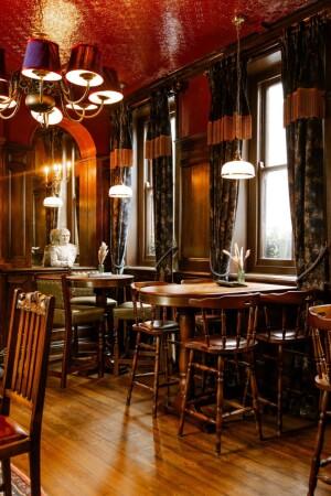 Best Sports Bars in Covent Garden - Bow Street Tavern
