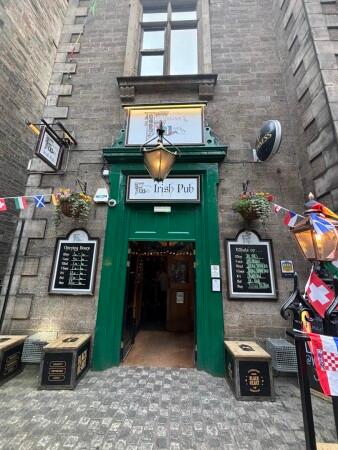 Best Sports Bars in Edinburgh - Finnegans Wake Edinburgh
