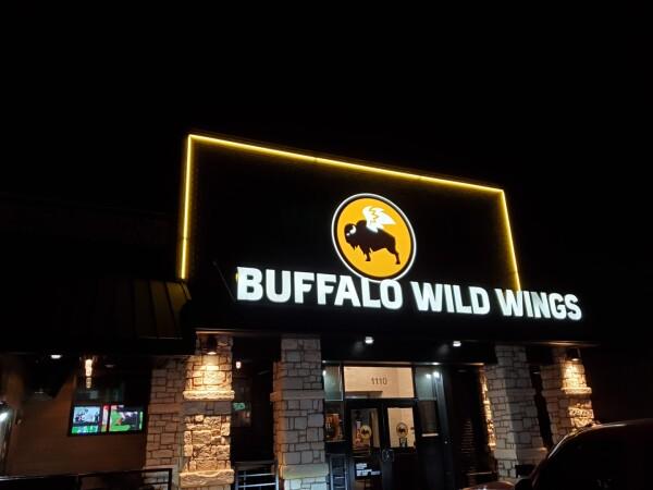 Best Sports Bars in Winston Salem - Buffalo Wild Wings @ Winston Salem