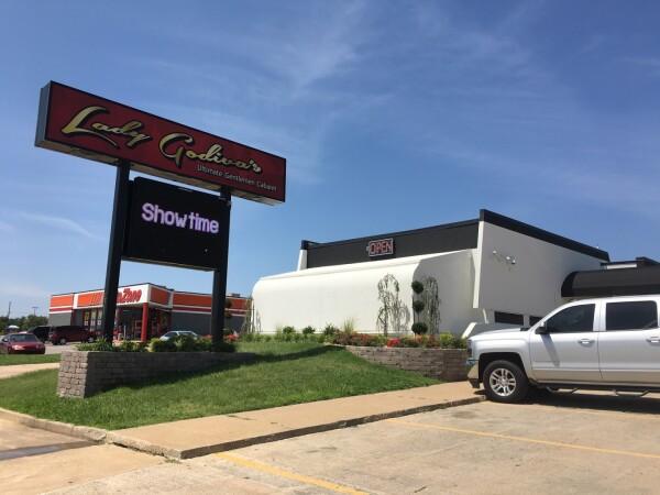 Best Sports Bars in Tulsa - Lady Godivas