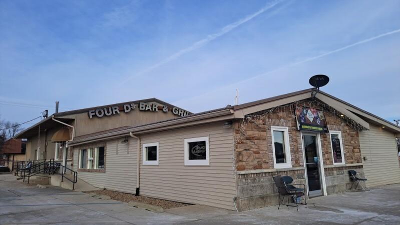 Best Sports Bars in Fort Wayne - 4 Ds Bar & Grill