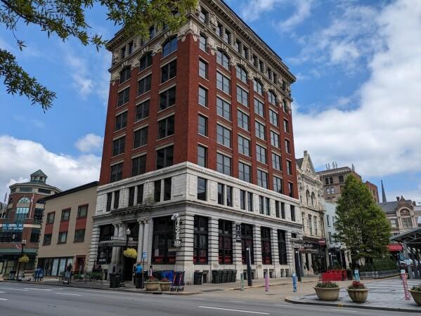 Best Sports Bars in Lexington - Stagger Inn